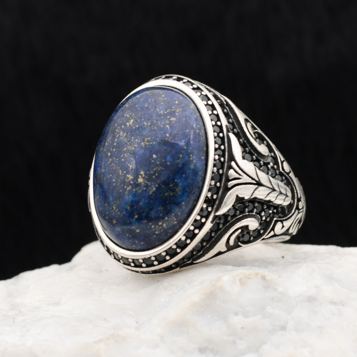 Bague en pierre de lapis-lazuli