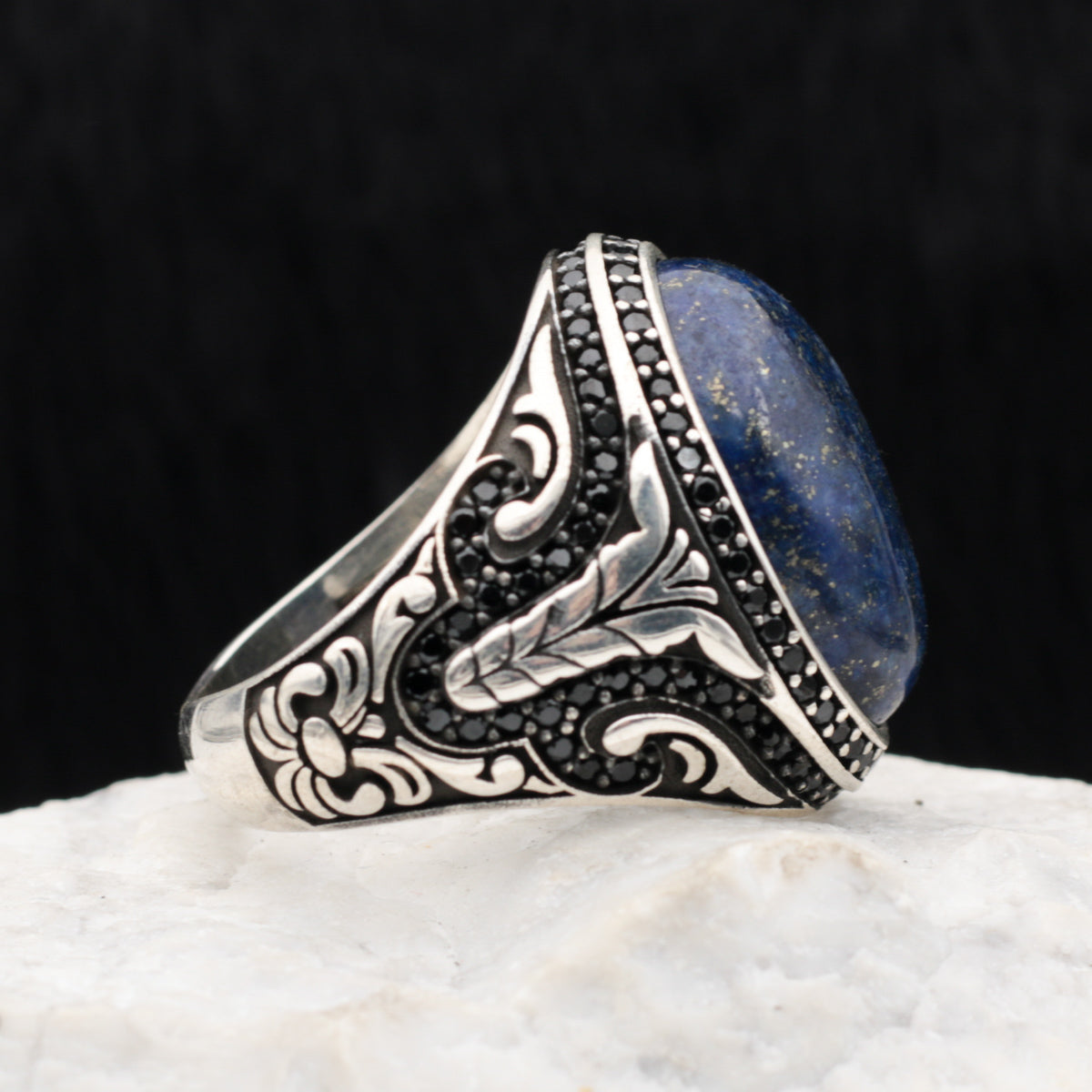 Bague en pierre de lapis-lazuli