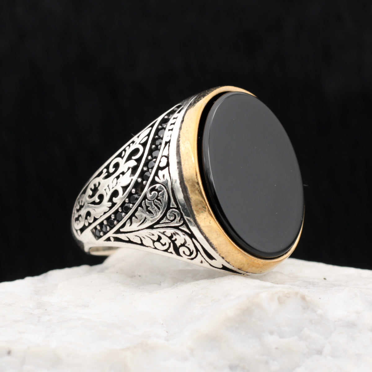 Bague en pierre d'onyx noir